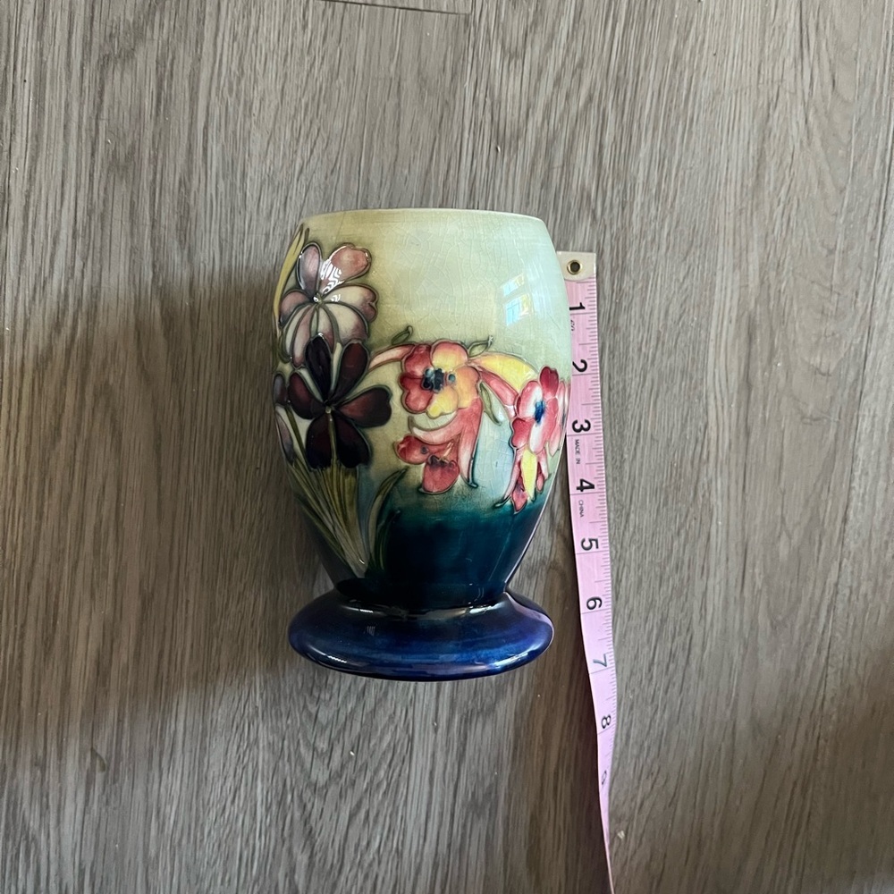 Floral Ceramic Vase with Blue Base vintage! - Picture 6 of 6